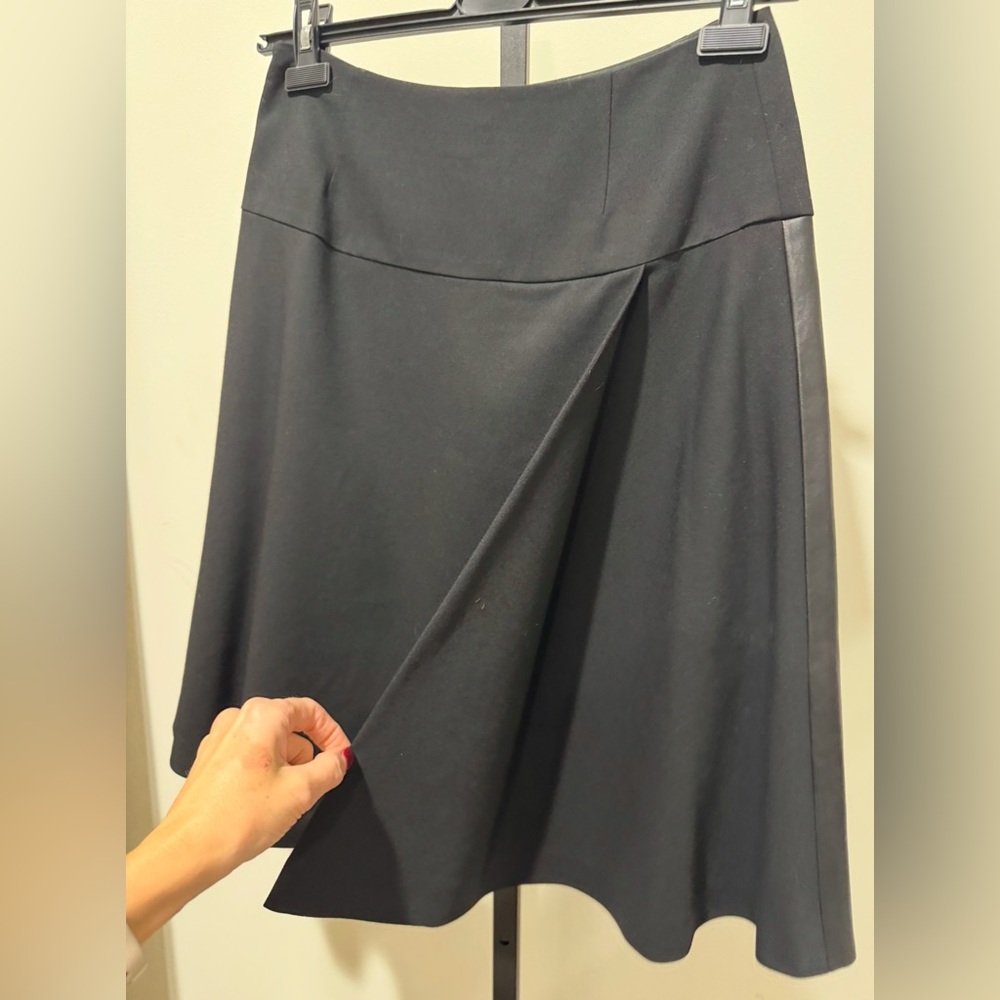 Per Se by Carlisle Black Leather Panel & Wool Flare Skirt Size 4 - Picture 3 of 10